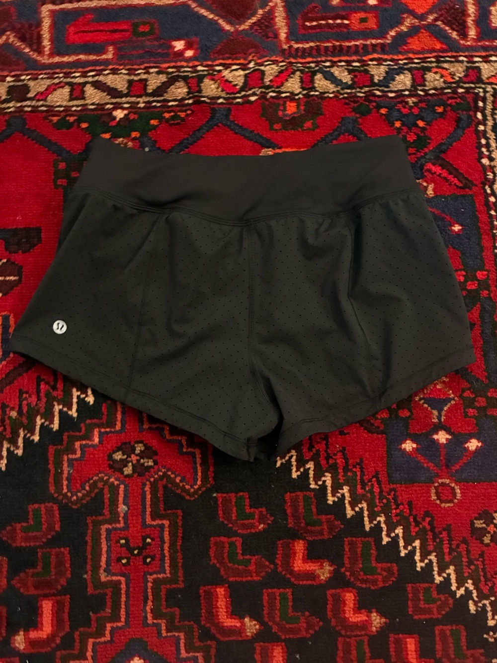 Lululemon Final Lap Shorts Perforated 2.5” Inseam Lined
